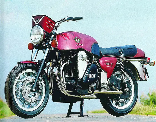 Friedel Münch betritt die Bühne